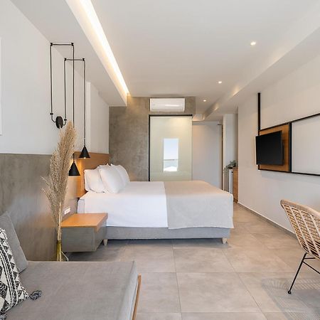 Alexia Beach Hotel Agia Marina  Ngoại thất bức ảnh