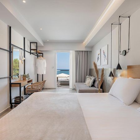 Alexia Beach Hotel Agia Marina  Ngoại thất bức ảnh