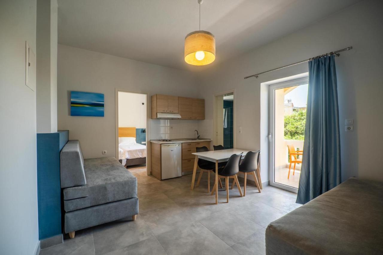 Alexia Beach Hotel Agia Marina  Ngoại thất bức ảnh