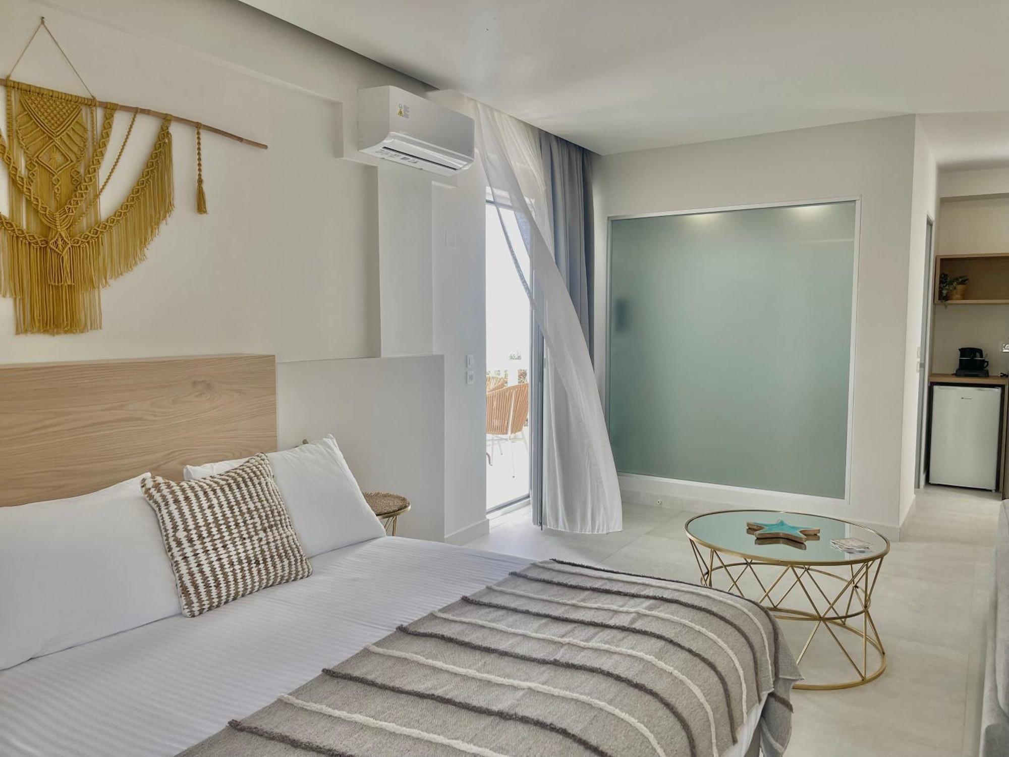 Alexia Beach Hotel Agia Marina  Ngoại thất bức ảnh