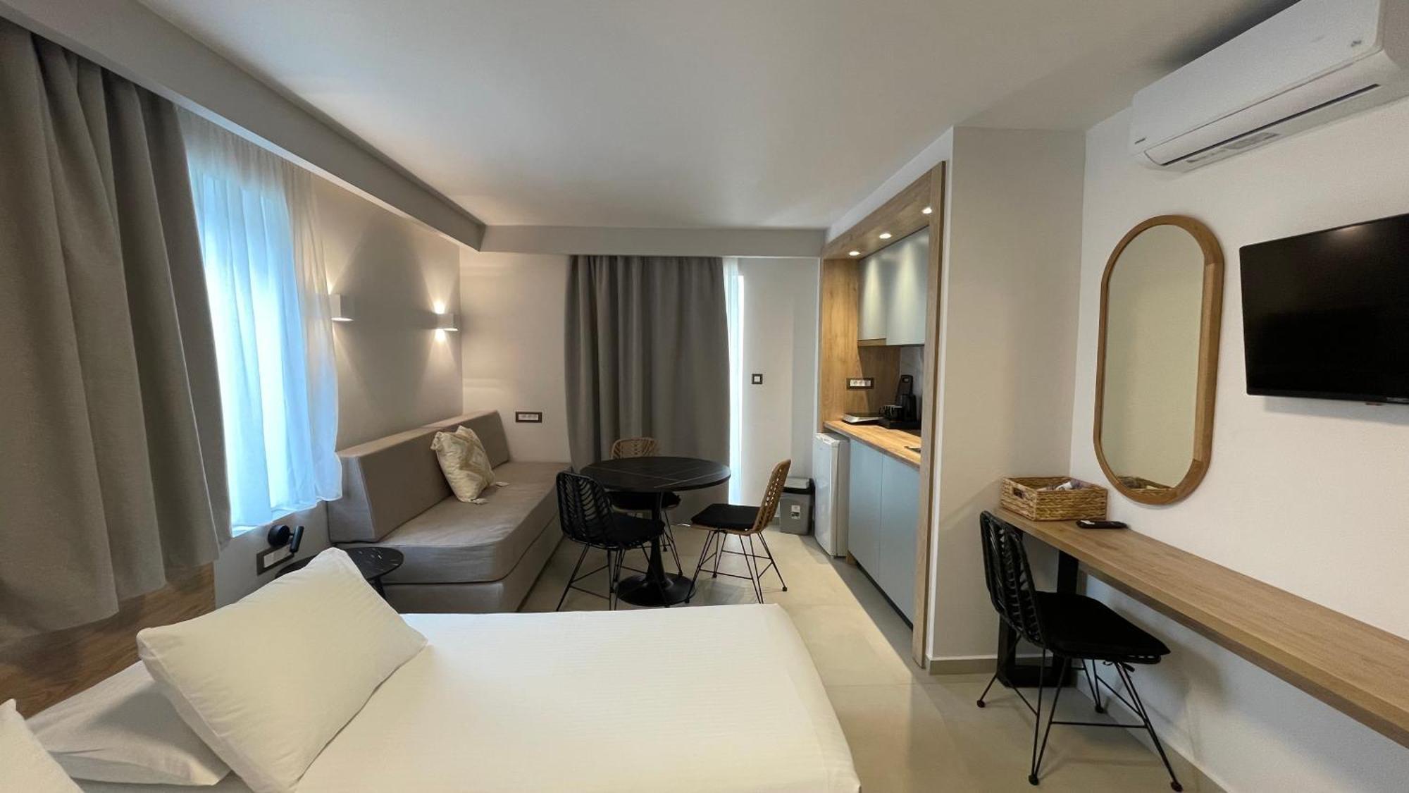 Alexia Beach Hotel Agia Marina  Ngoại thất bức ảnh