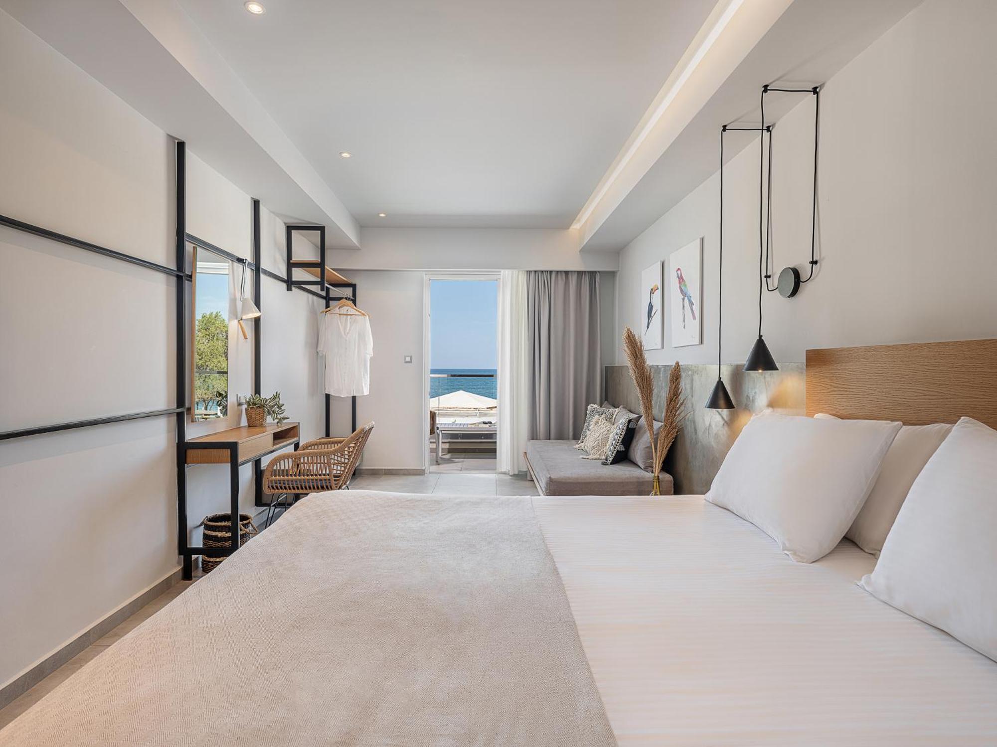 Alexia Beach Hotel Agia Marina  Ngoại thất bức ảnh